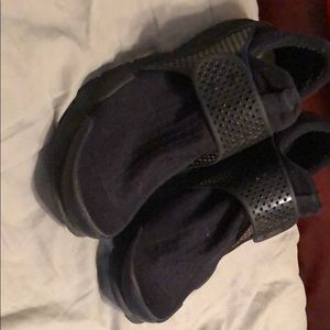 Nike all black sock darts